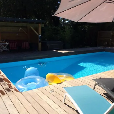 House With Heated Pool And Jacuzzi ヴィラ