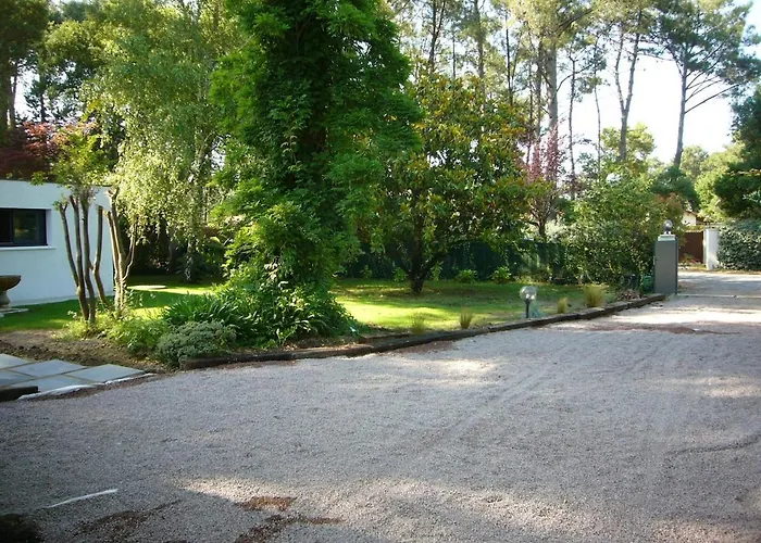 House With Heated Pool And Jacuzzi Villa