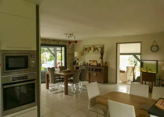 House With Heated Pool And Jacuzzi Villa