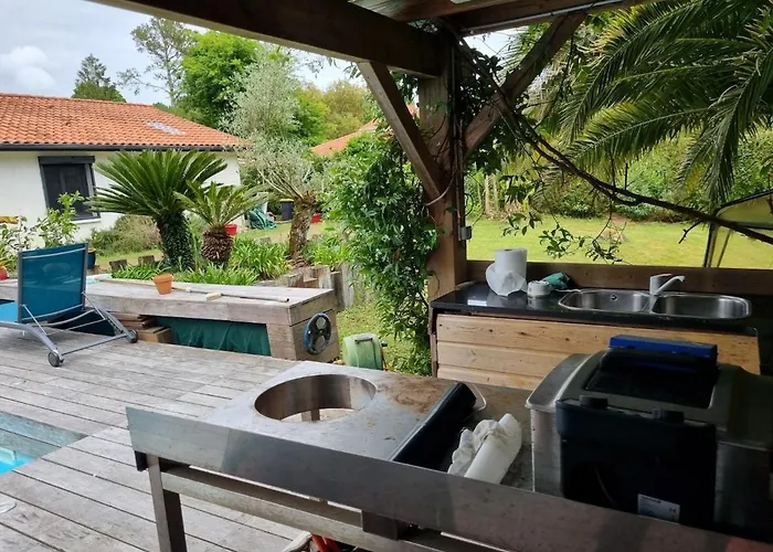 House With Heated Pool And Jacuzzi Villa *