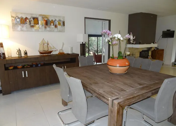 Villa House With Heated Pool And Jacuzzi