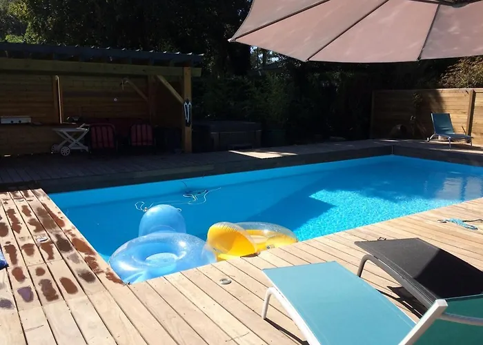 House With Heated Pool And Jacuzzi Villa