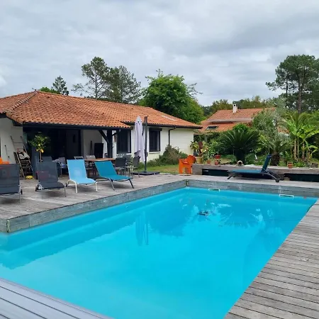 House With Heated Pool And Jacuzzi Villa *