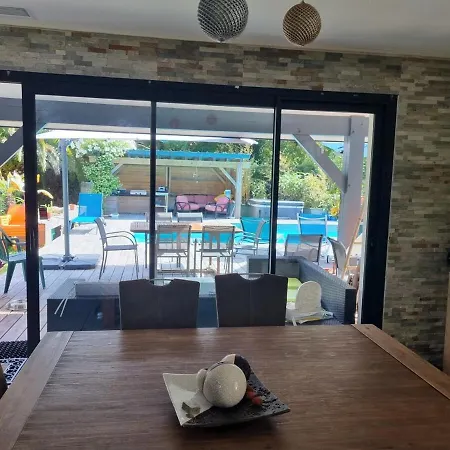 House With Heated Pool And Jacuzzi Villa