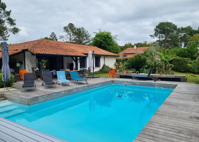 House With Heated Pool And Jacuzzi Villa *