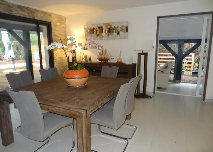 Villa House With Heated Pool And Jacuzzi *