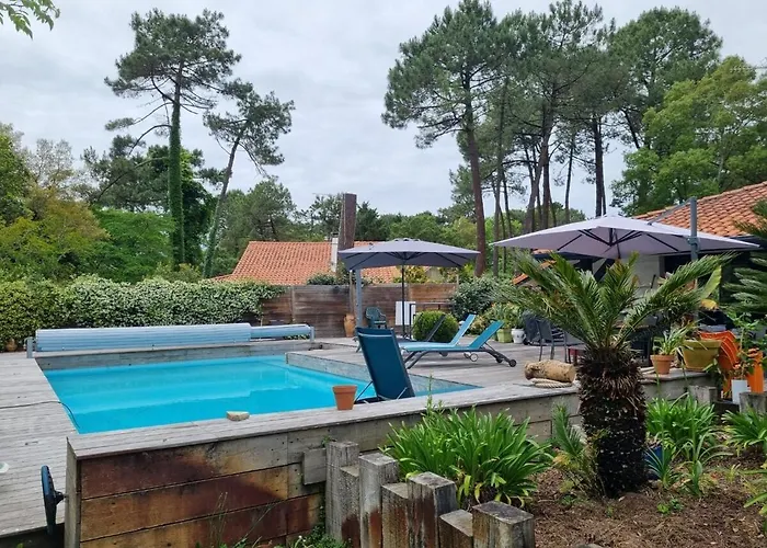 House With Heated Pool And Jacuzzi Villa